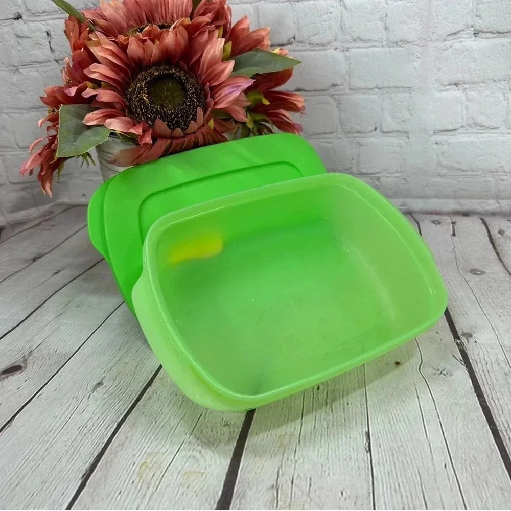 tupperware crystalwave 1L rectangle microwave bowl green
